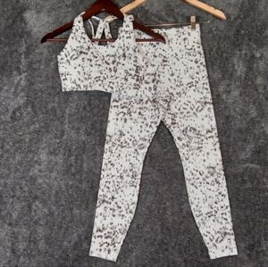 Good American set leggings n sports bra leapard print running gym size xs